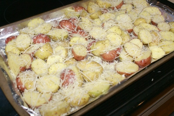 easy garlic roasted potatoes
