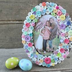 DIY Spring Button Picture Frame