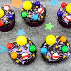 Galaxy cupcakes and free printable solar system matching game