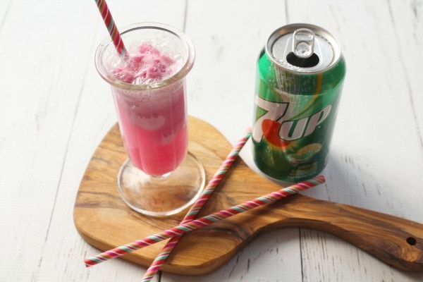 how to make a raspberry fizz drink