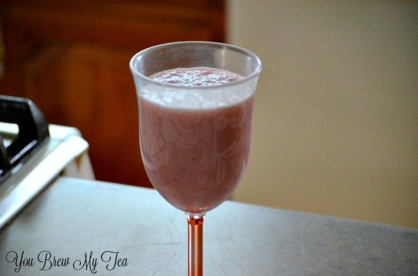 glass of strawberry pineapple smoothie