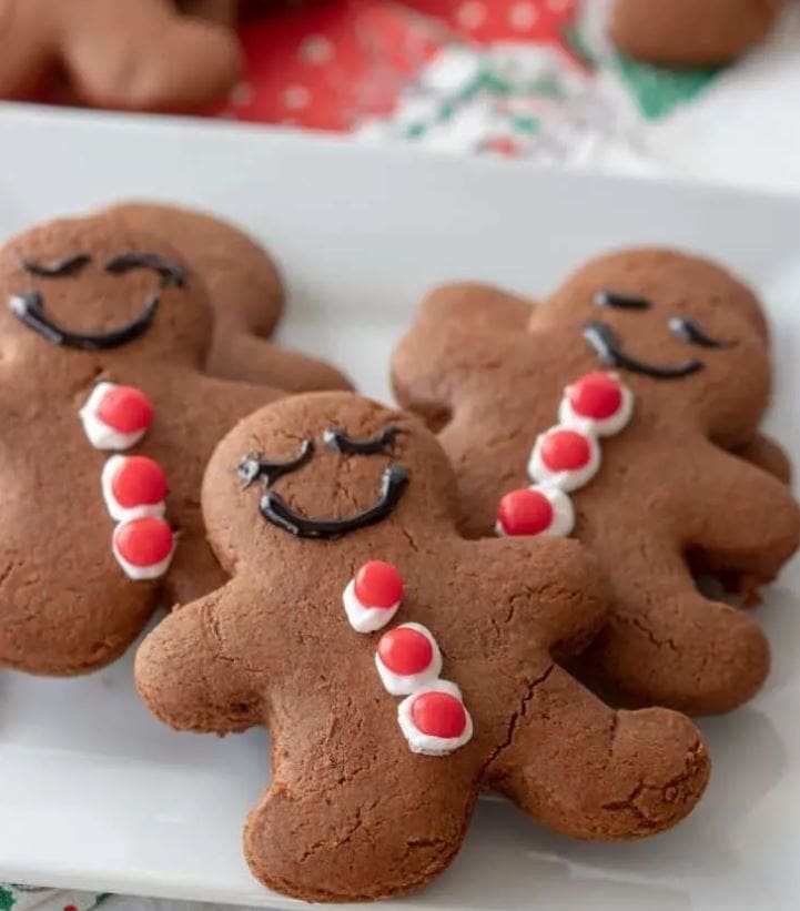 gingerbread cookies with smiley faces
