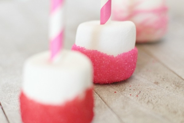 easy Valentine's Day dipped marshmallows