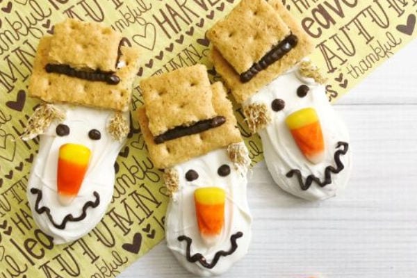 Easy Scarecrow Cookies from Nutter Butters