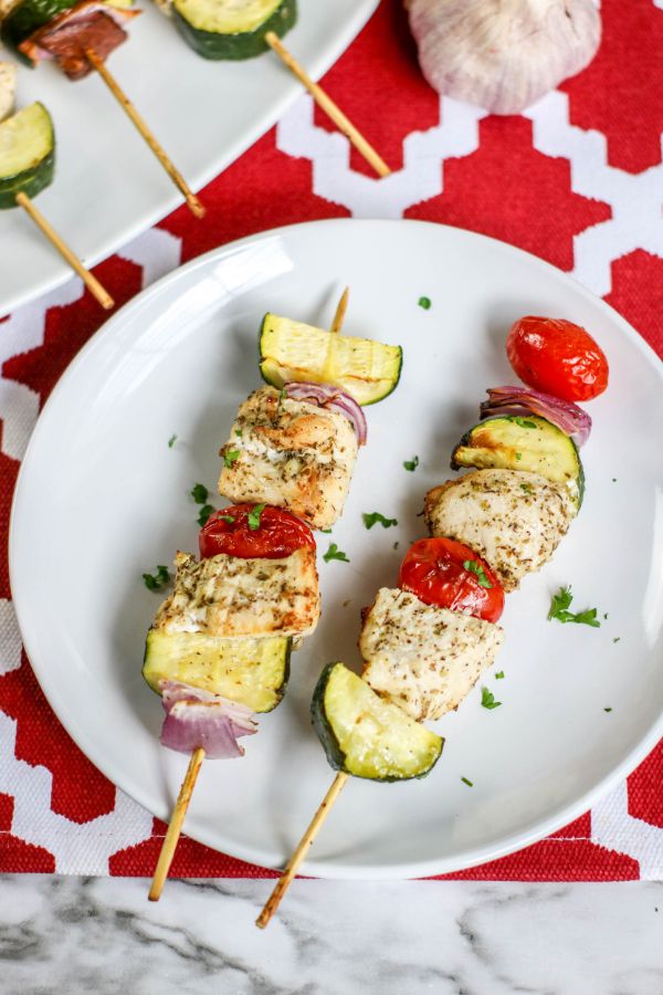 quick and easy air fryer Greek Chicken Kabobs