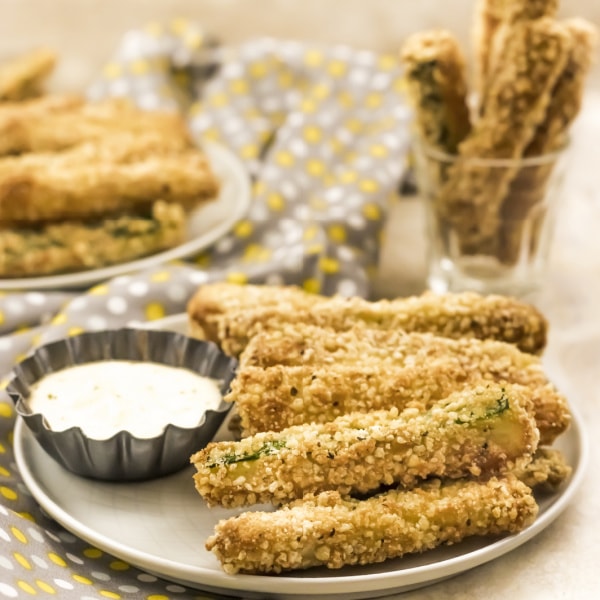 Air Fryer Zucchini Fries with dipping sauce