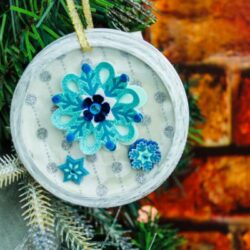 DIY Mason Jar Lid Ornament with snowflakes