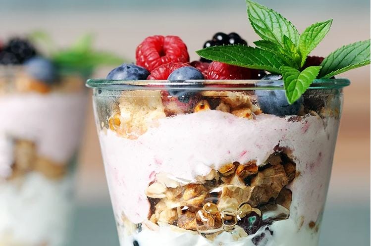 cup of skinny berry parfait