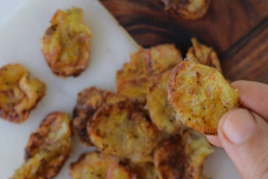 close up view of air fried banana chip