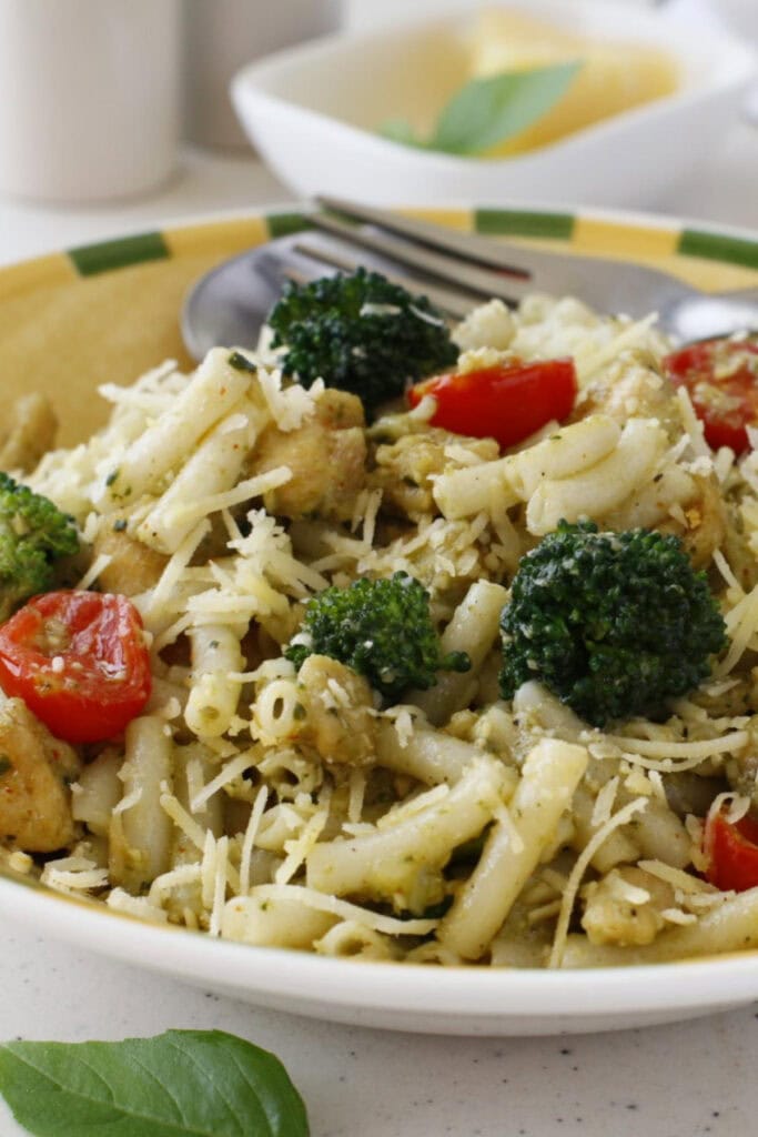 close up view: plate of pesto pasta