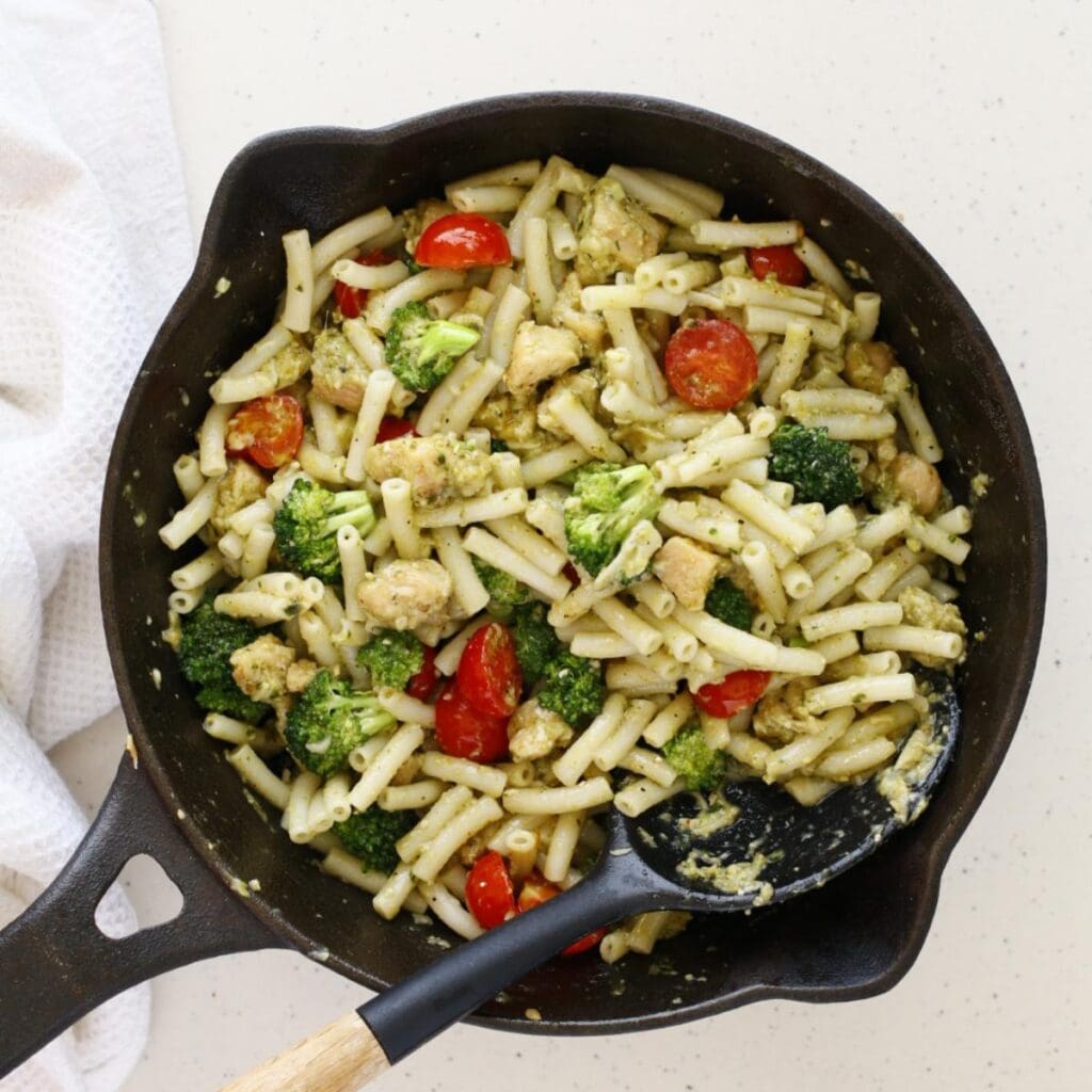 pan of pasta with broccoli and chicken