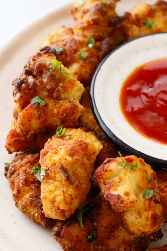 chicken nuggets and dipping sauce