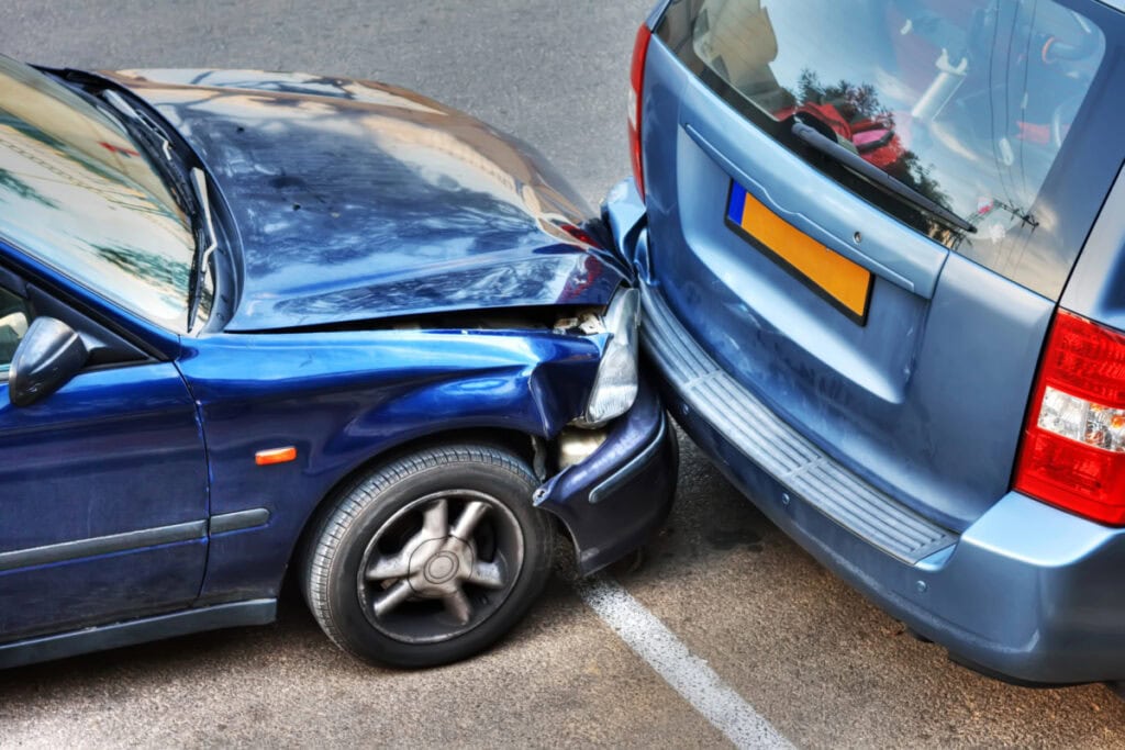 2 cars in a fender bender
