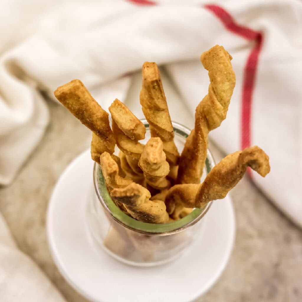 cheese straw servings