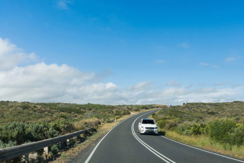 navigate Australia by car