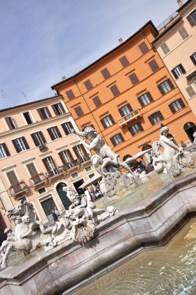rome travona piazza