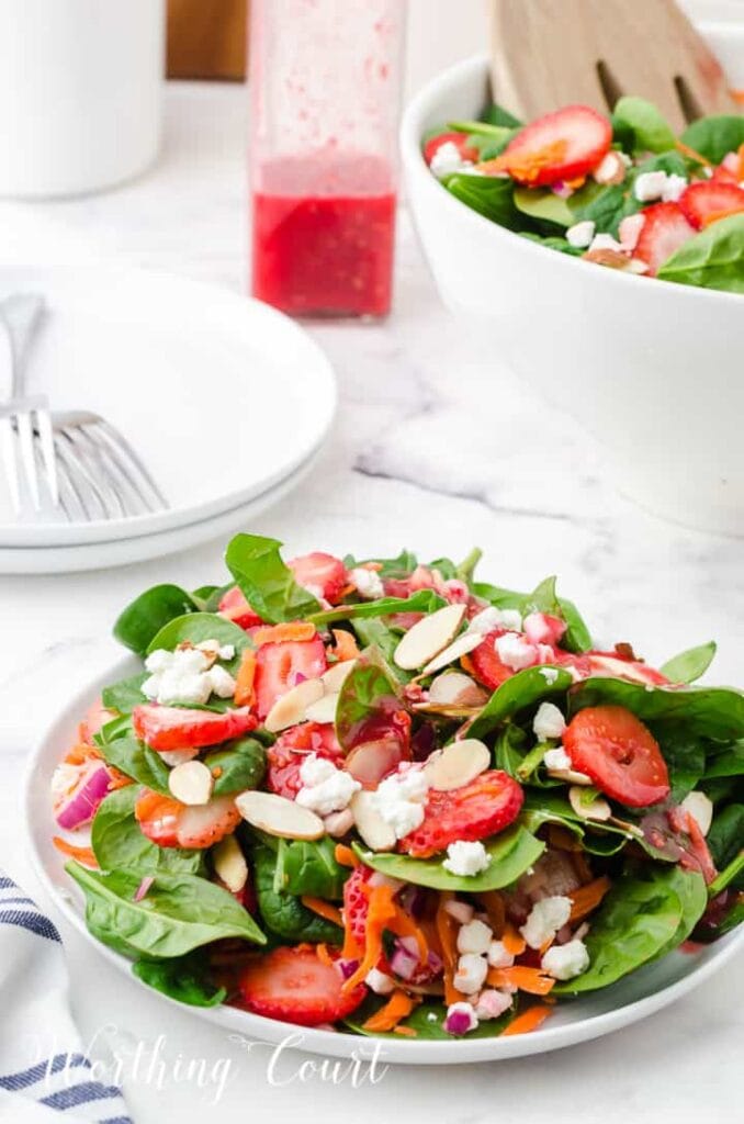STRAWBERRY AND SPINACH WITH GOAT CHEESE