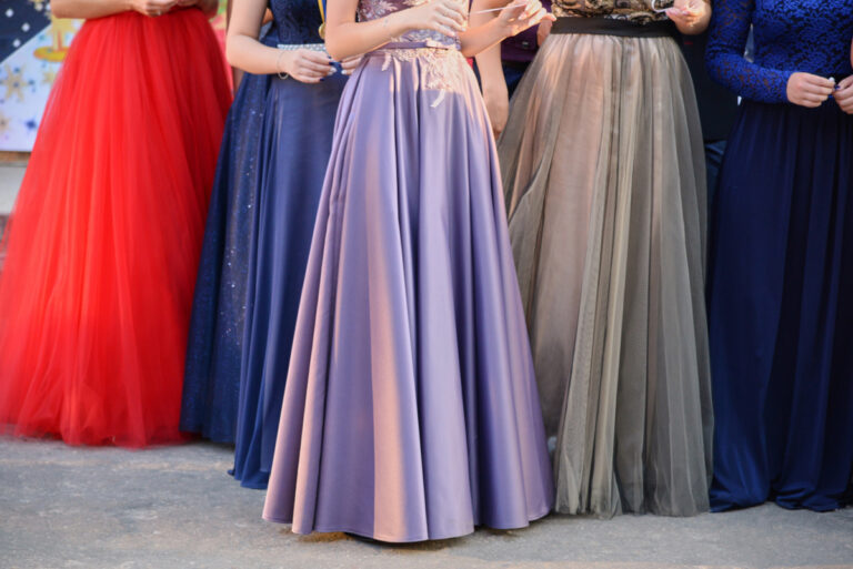 perfect prom outfits and dresses