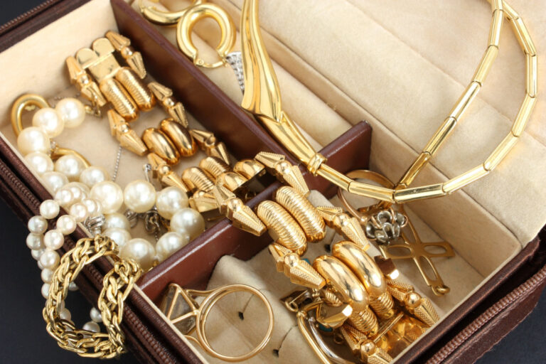familys jewelry clean and safe