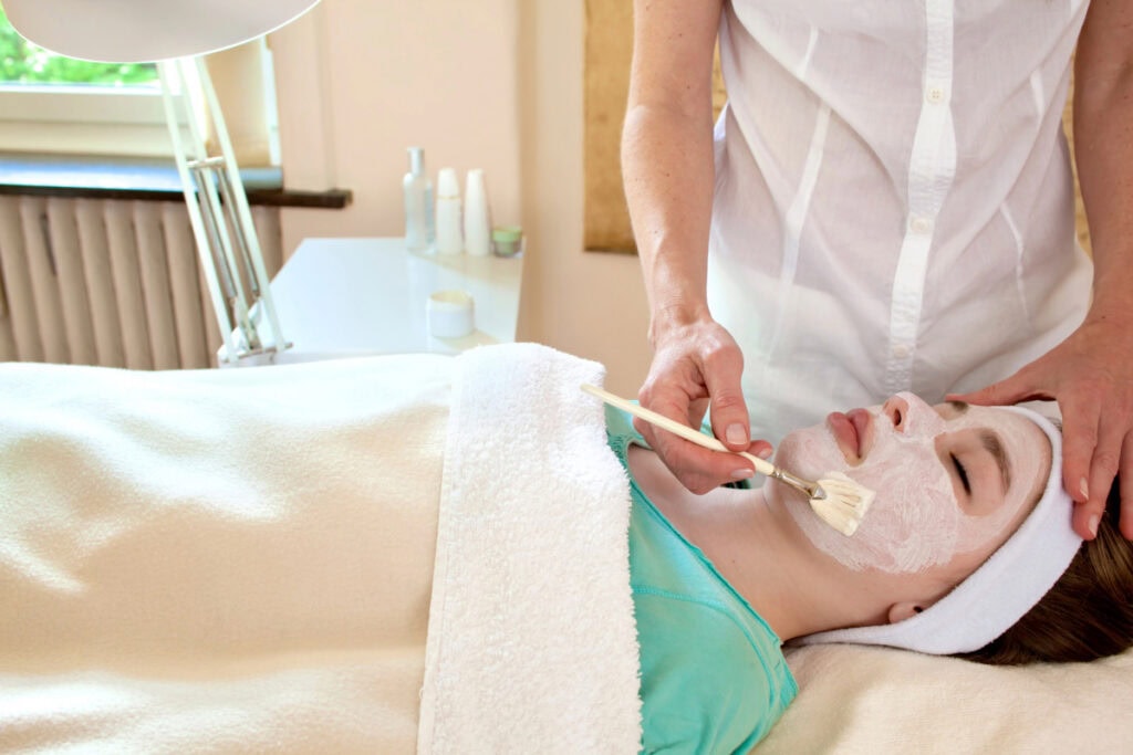 what happens during a chemical peel
