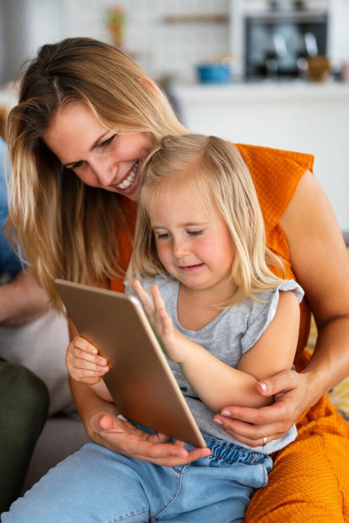 healthy balance between technology and family life