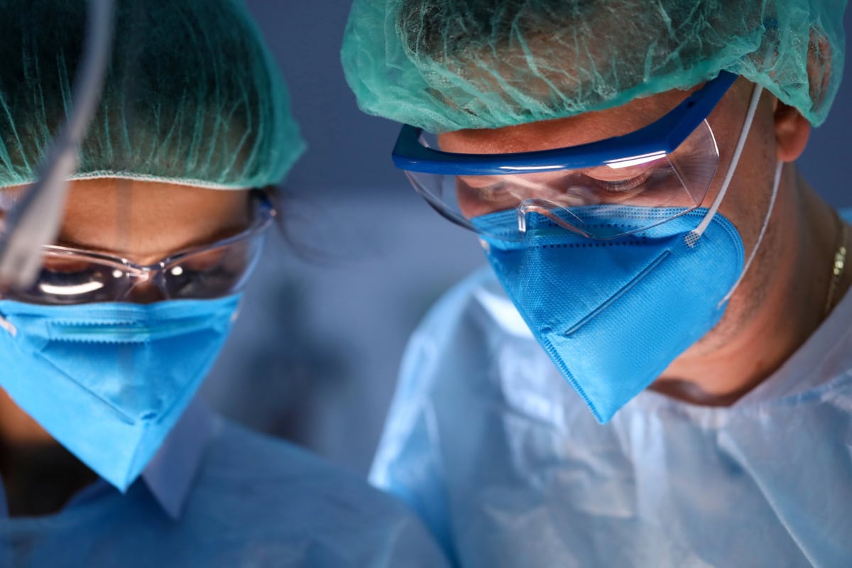 what makes a good plastic surgeon