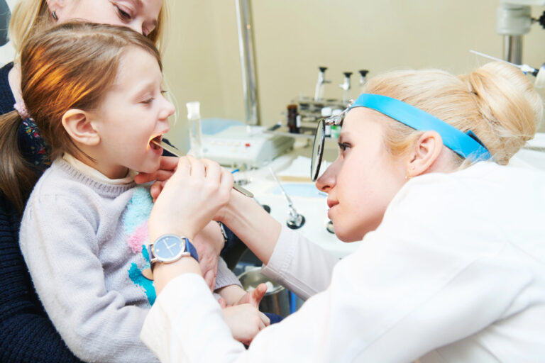 how ENT specialists diagnose and treat seasonal allergy symptoms